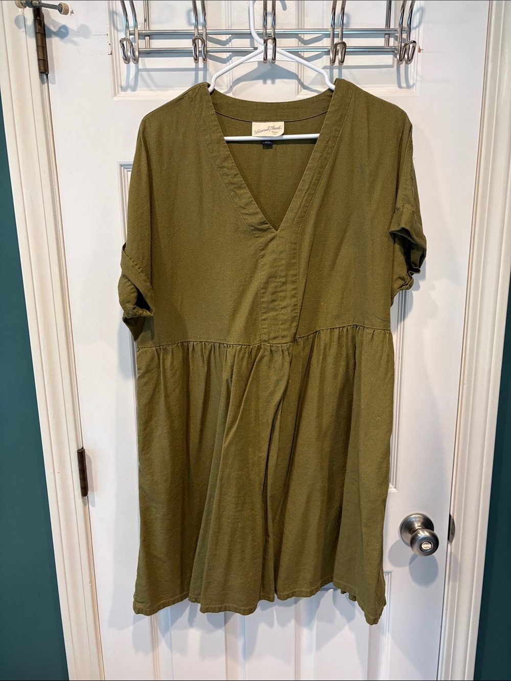 Universal Thread Olive Green V-Neck Tunic Top